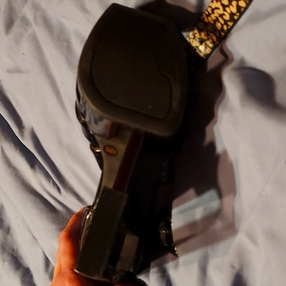 Jessica Simpson Patent leather wedge shoes - Picture 3 of 3